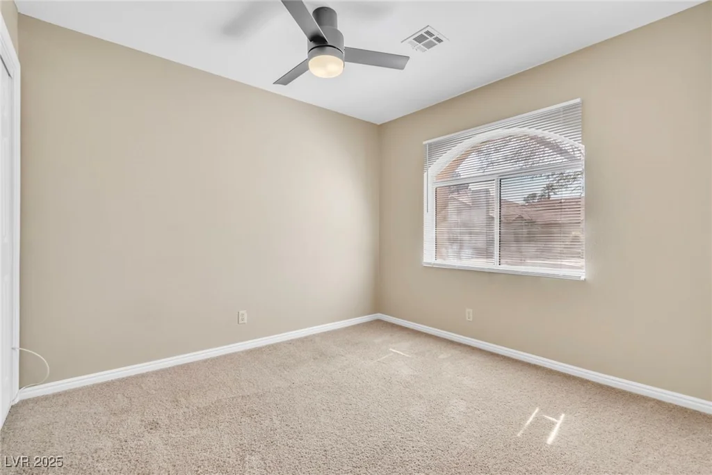 7624 Desert Delta, Las Vegas, NV 89128