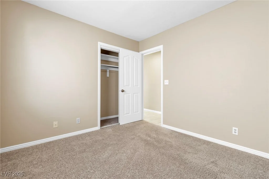 7624 Desert Delta, Las Vegas, NV 89128