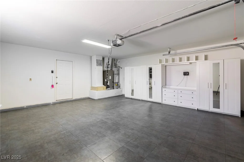 7624 Desert Delta, Las Vegas, NV 89128