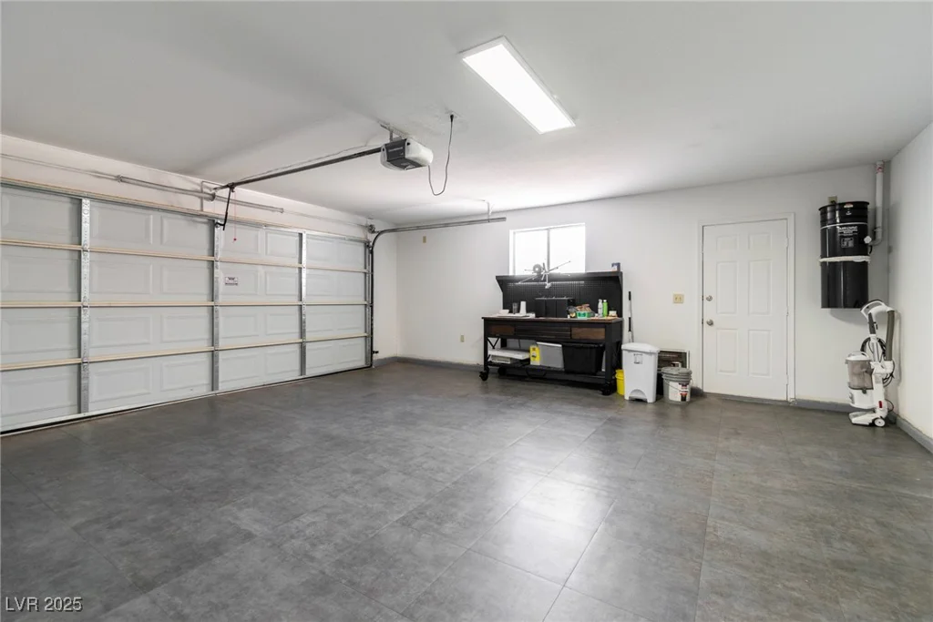 7624 Desert Delta, Las Vegas, NV 89128