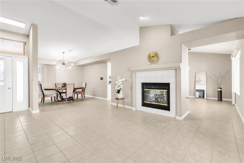 7624 Desert Delta, Las Vegas, NV 89128