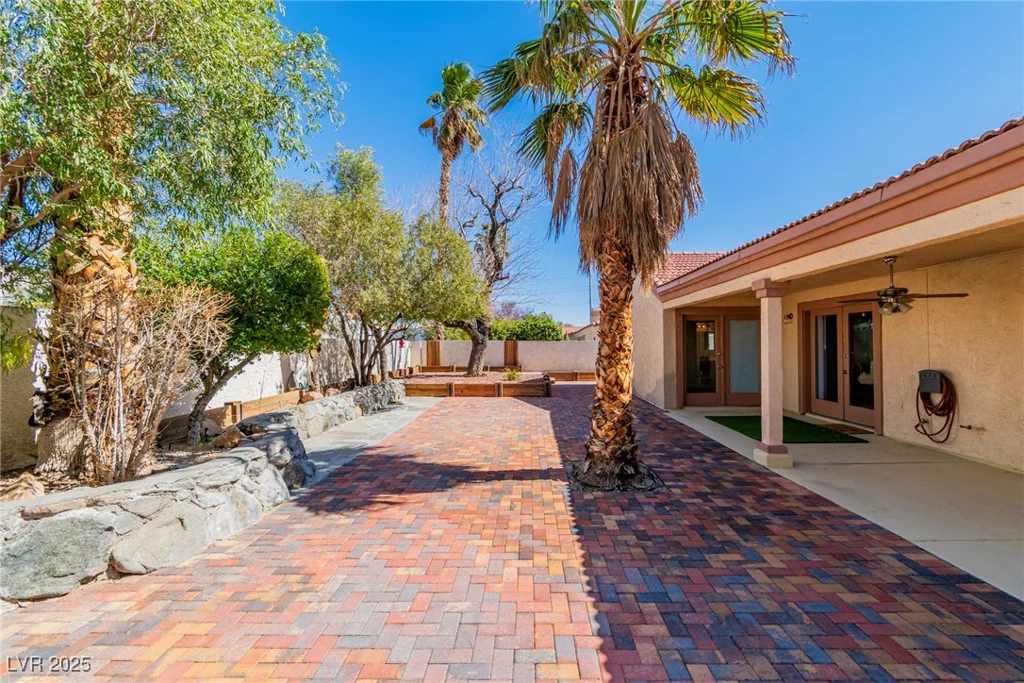 7624 Desert Delta, Las Vegas, NV 89128
