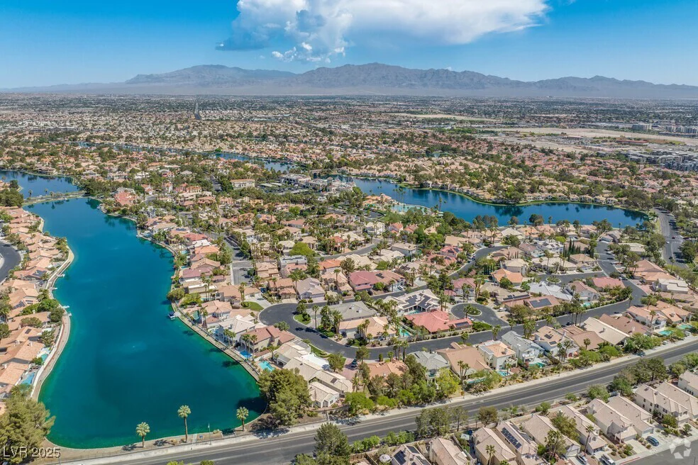 7624 Desert Delta, Las Vegas, NV 89128