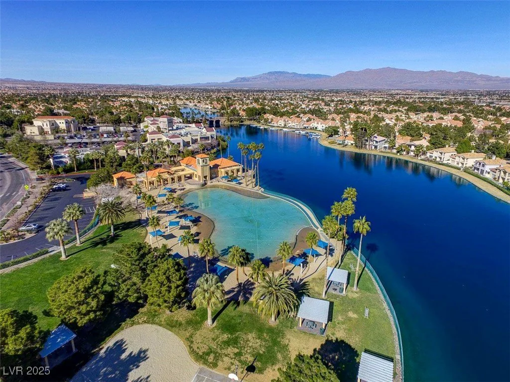 7624 Desert Delta, Las Vegas, NV 89128