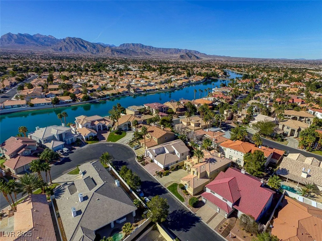 7624 Desert Delta, Las Vegas, NV 89128