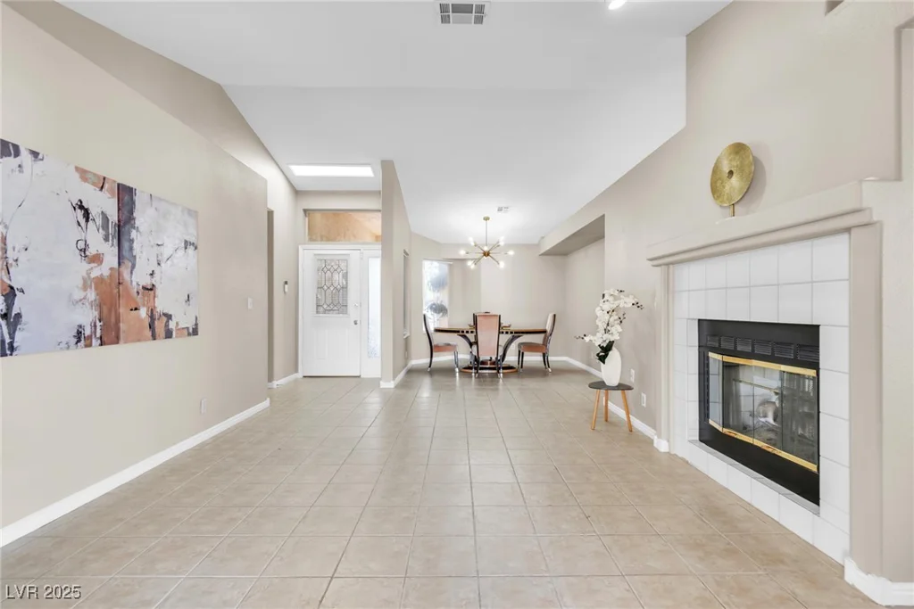 7624 Desert Delta, Las Vegas, NV 89128