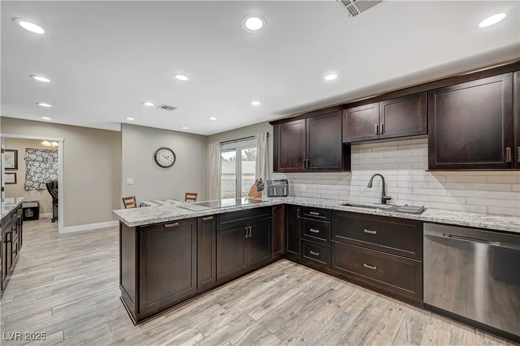 4625 Robindale, Las Vegas, NV 89139