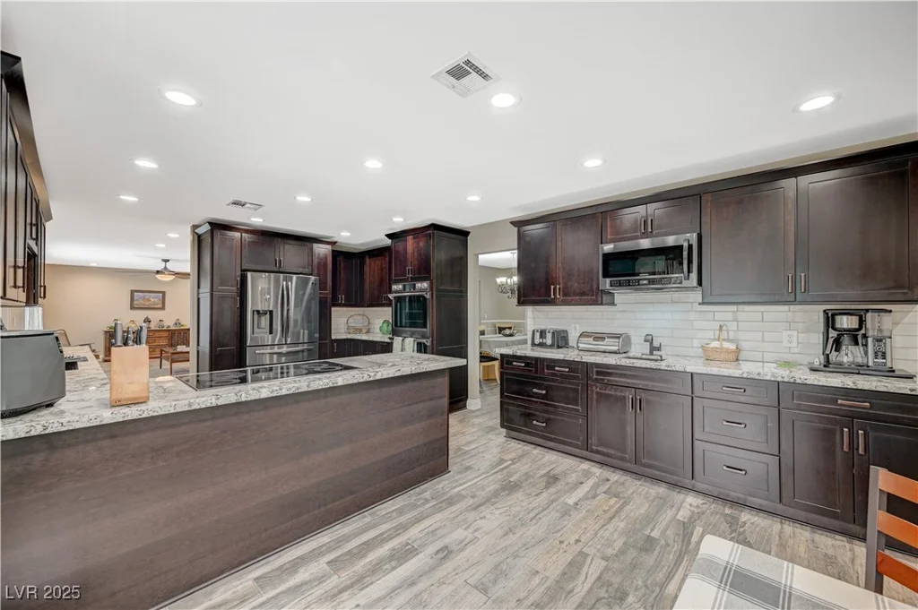 4625 Robindale, Las Vegas, NV 89139