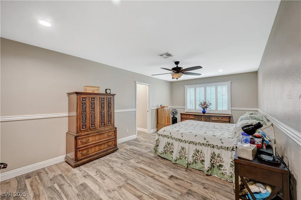 4625 Robindale, Las Vegas, NV 89139
