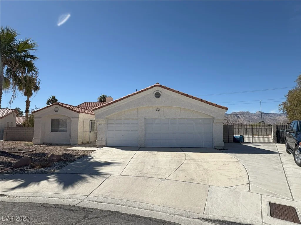 7133 Tropical Island, Las Vegas, NV 89129