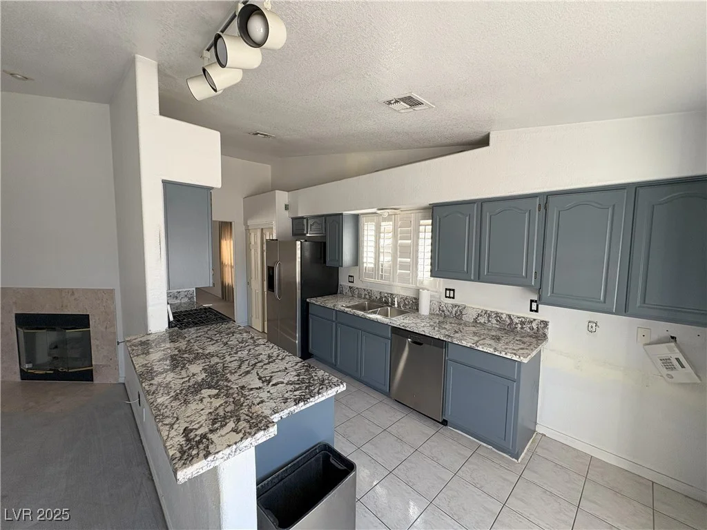 7133 Tropical Island, Las Vegas, NV 89129