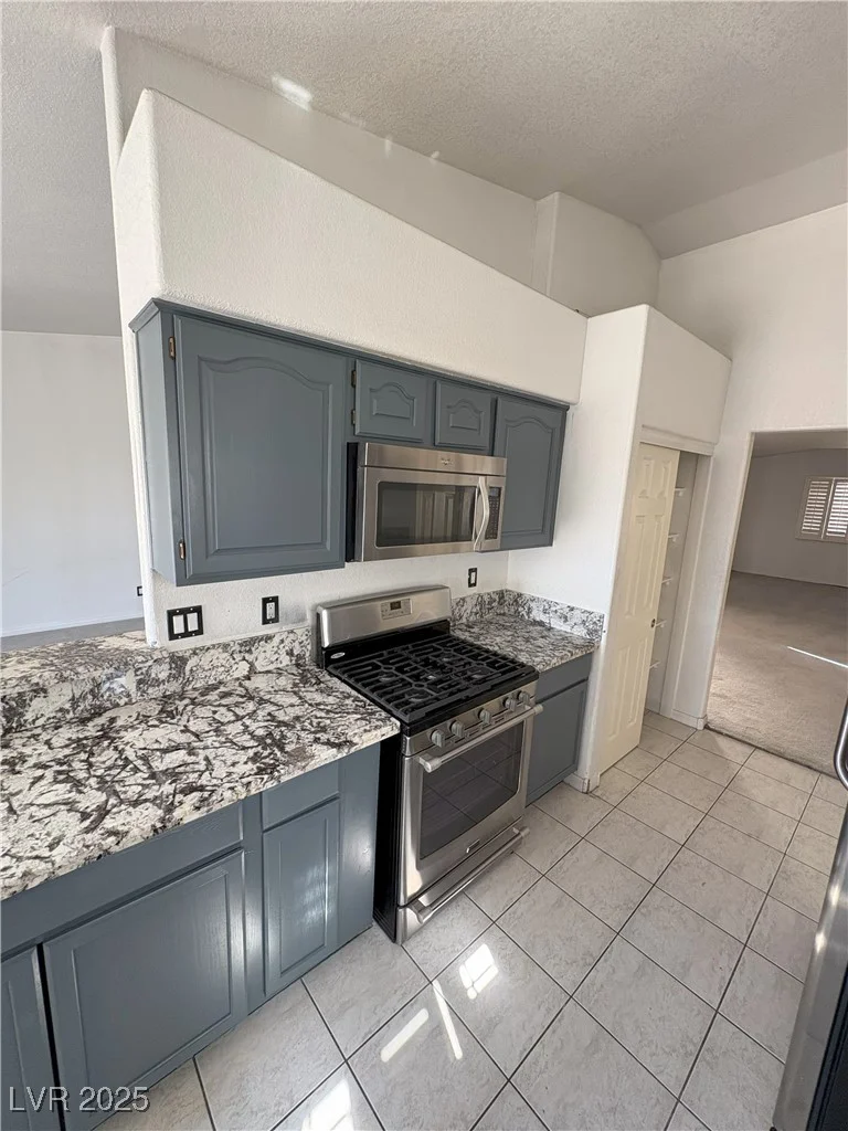 7133 Tropical Island, Las Vegas, NV 89129