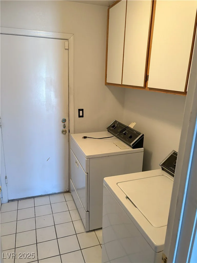 7133 Tropical Island, Las Vegas, NV 89129
