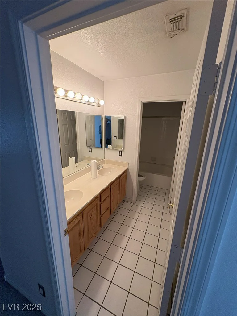 7133 Tropical Island, Las Vegas, NV 89129