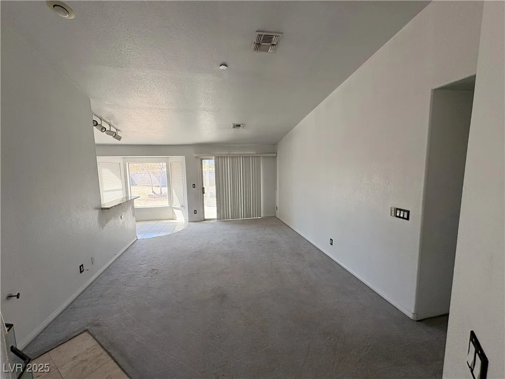 7133 Tropical Island, Las Vegas, NV 89129