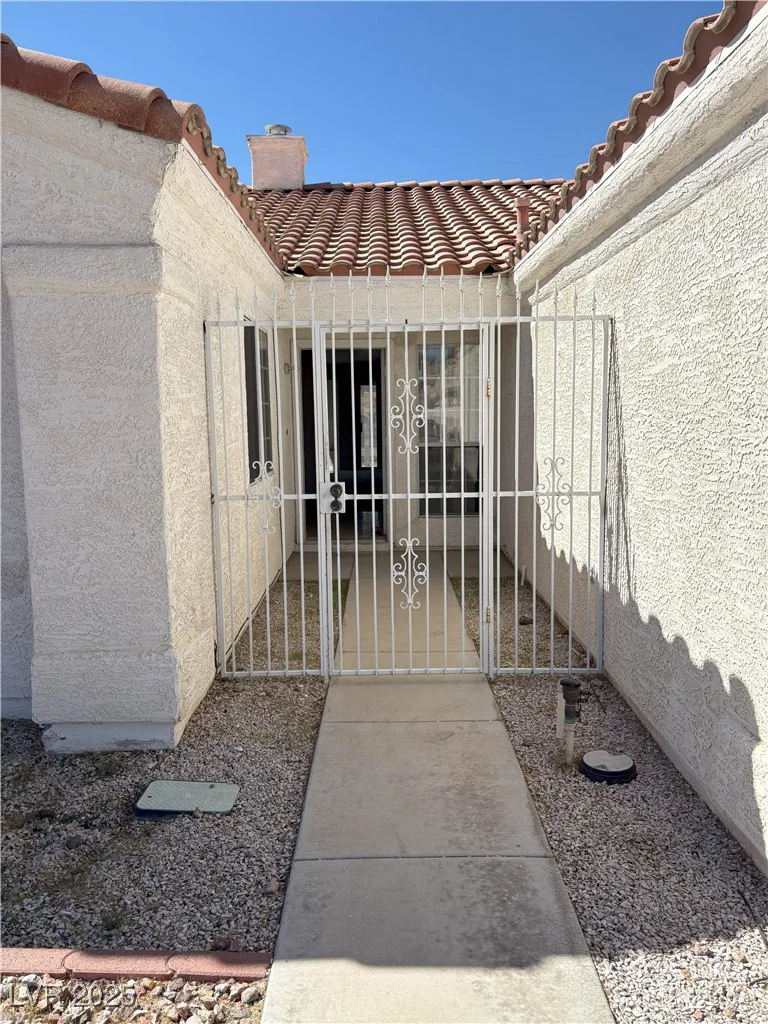 7133 Tropical Island, Las Vegas, NV 89129