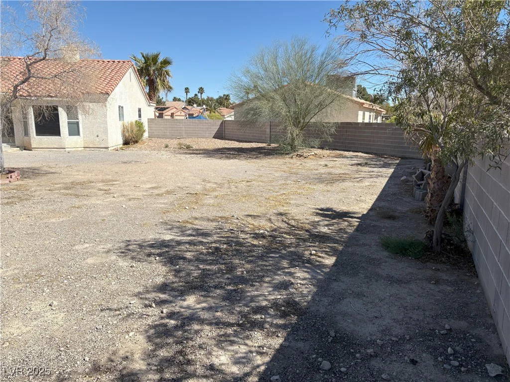 7133 Tropical Island, Las Vegas, NV 89129
