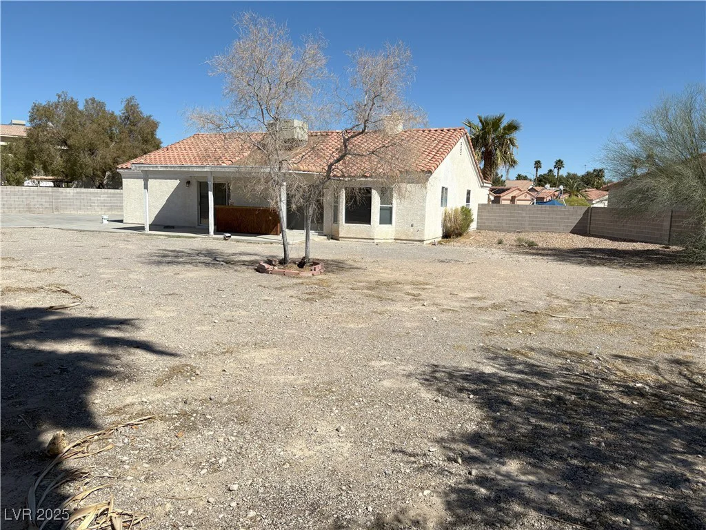 7133 Tropical Island, Las Vegas, NV 89129