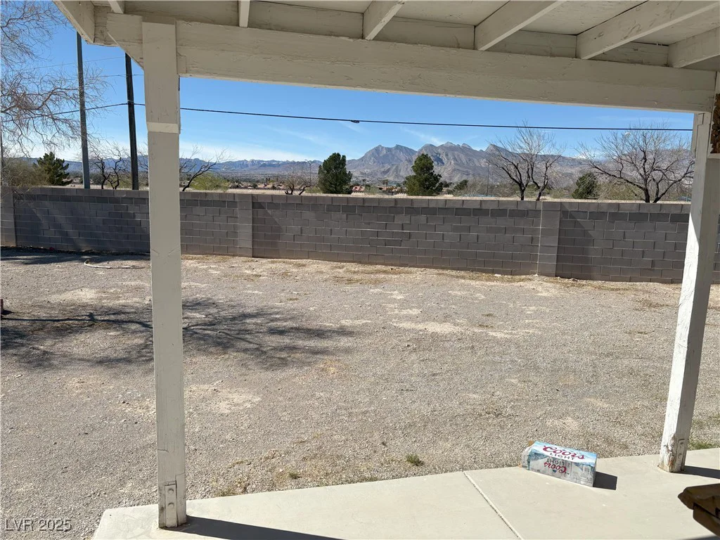 7133 Tropical Island, Las Vegas, NV 89129