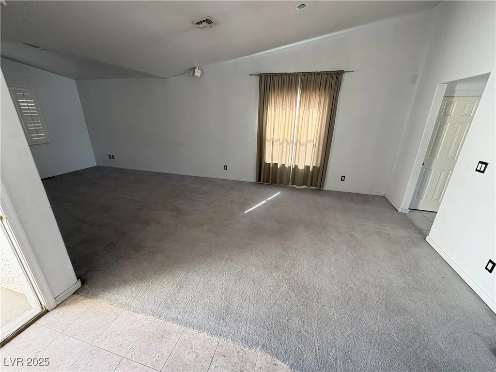 7133 Tropical Island, Las Vegas, NV 89129