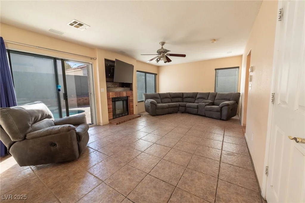 8869 Dove Cove, Las Vegas, NV 89129