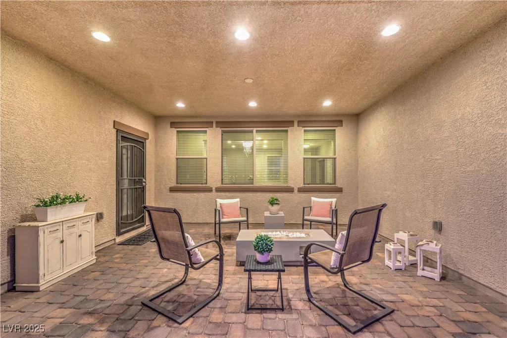 7411 Zonal, Las Vegas, NV 89131
