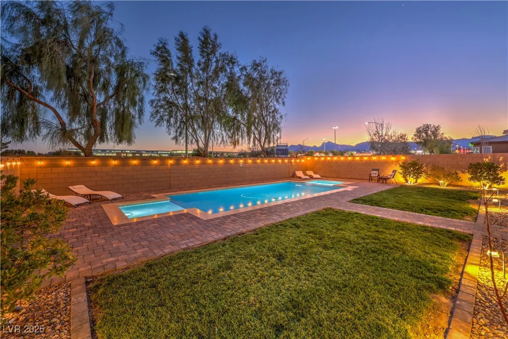 7411 Zonal, Las Vegas, NV 89131