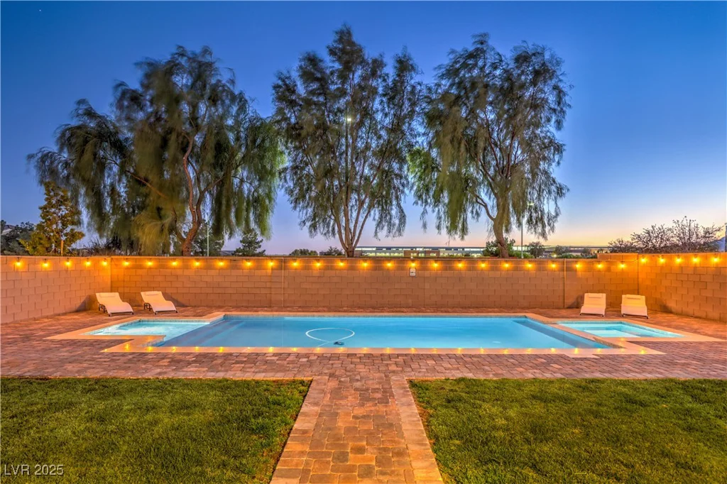 7411 Zonal, Las Vegas, NV 89131