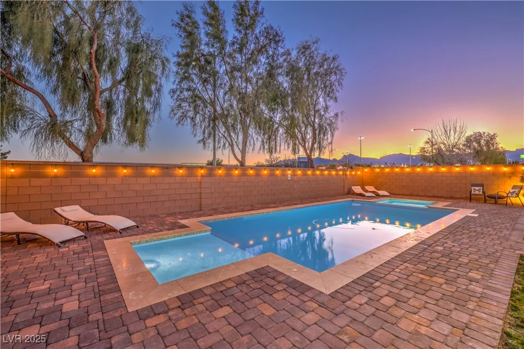 7411 Zonal, Las Vegas, NV 89131