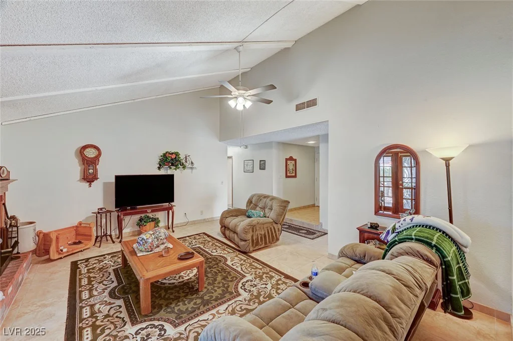 2974 Lindell, Las Vegas, NV 89146