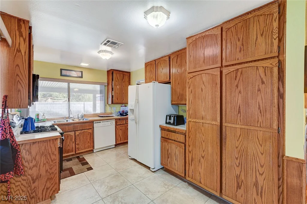 2974 Lindell, Las Vegas, NV 89146