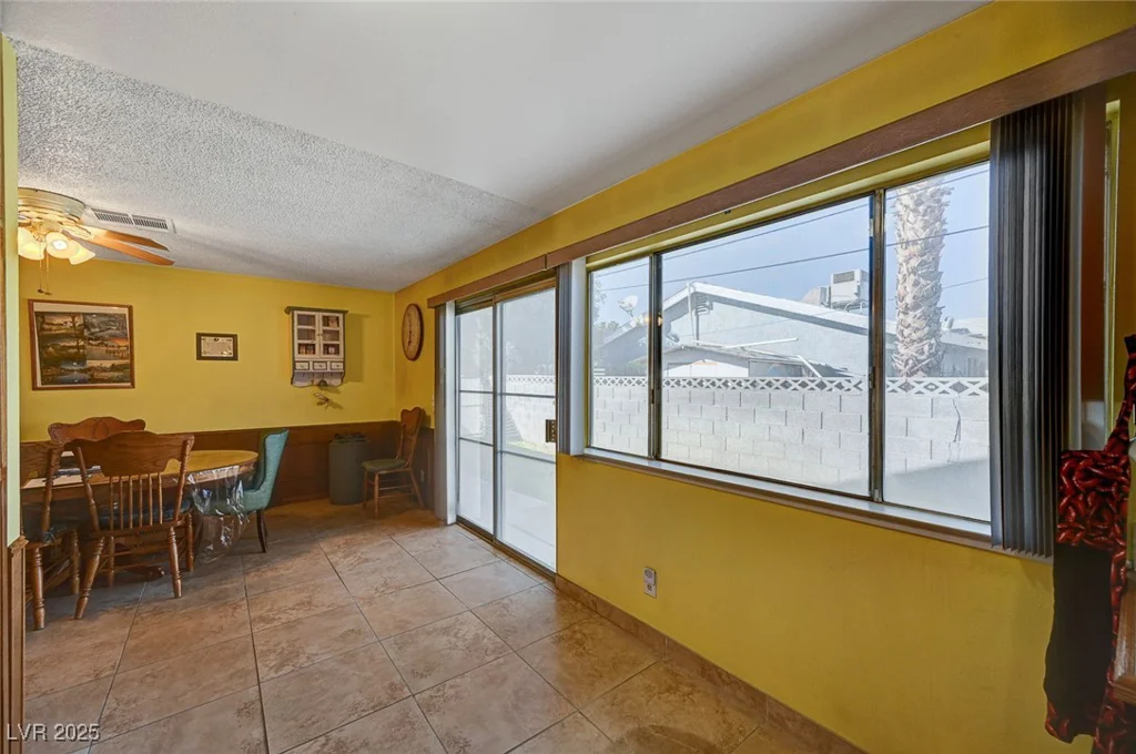 2974 Lindell, Las Vegas, NV 89146