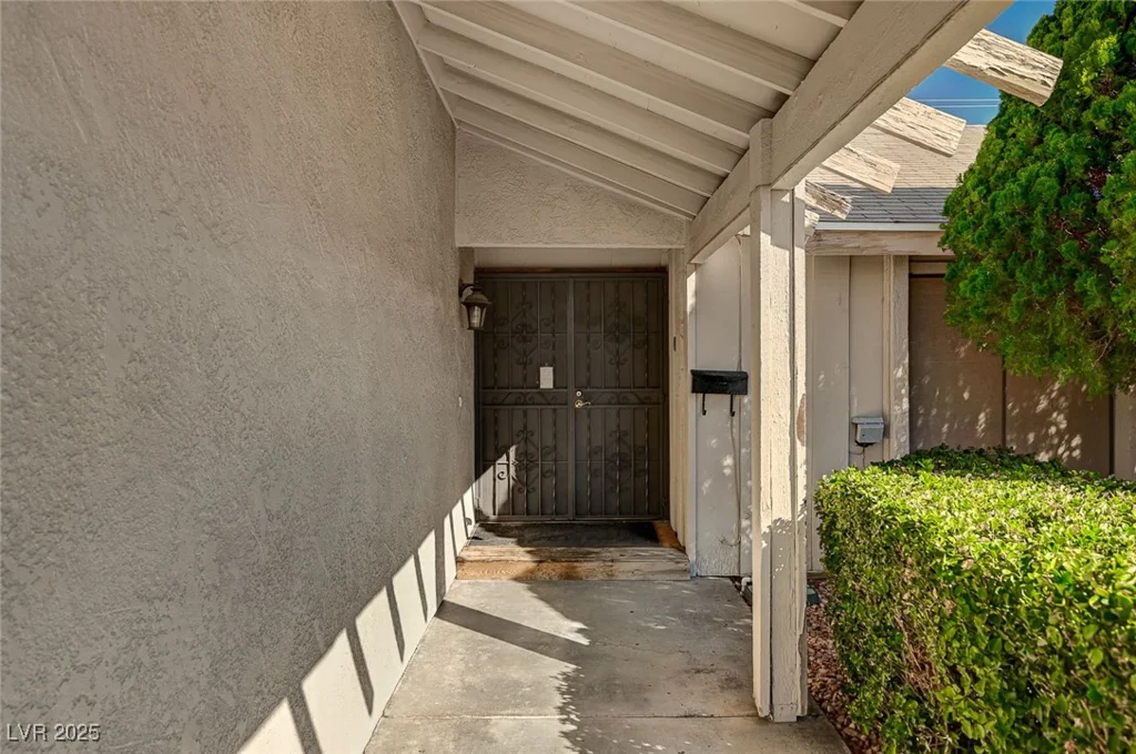 2974 Lindell, Las Vegas, NV 89146