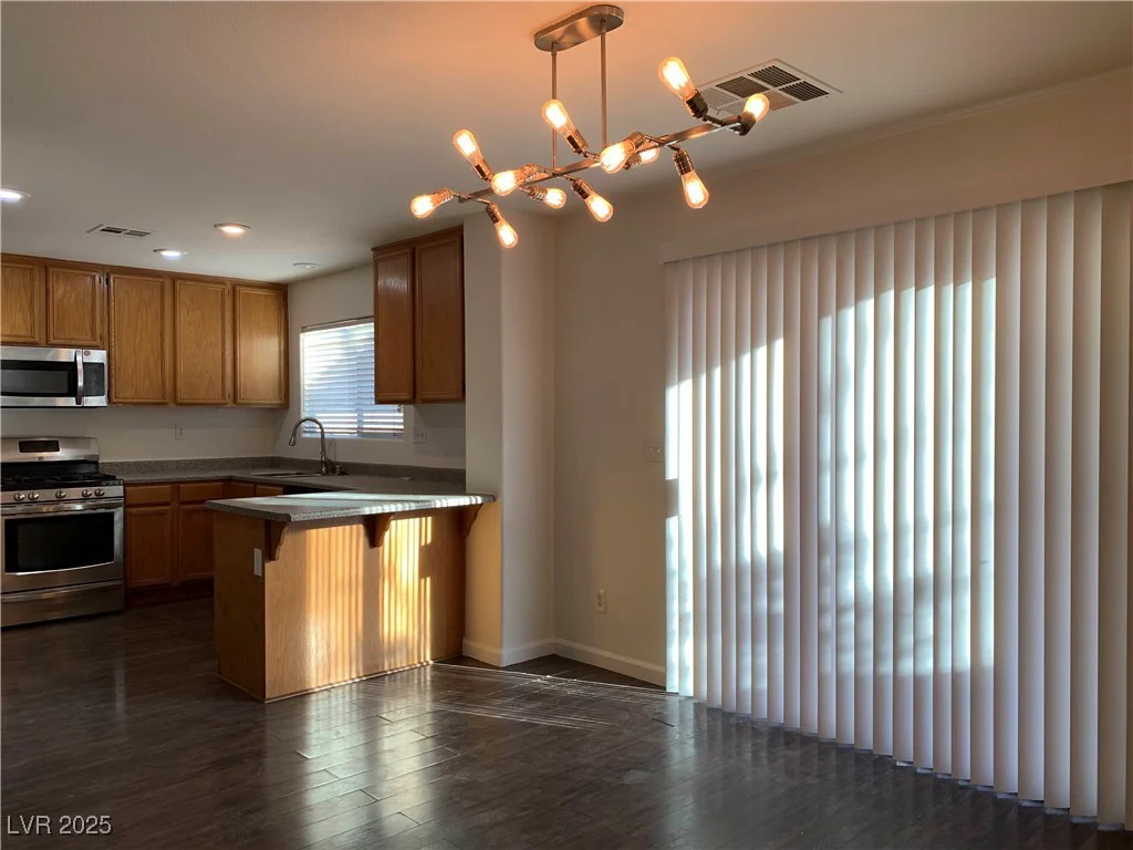6425 Haleh, Las Vegas, NV 89141