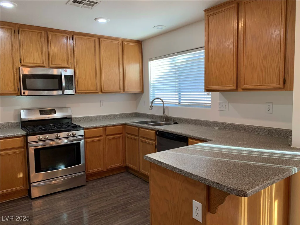 6425 Haleh, Las Vegas, NV 89141