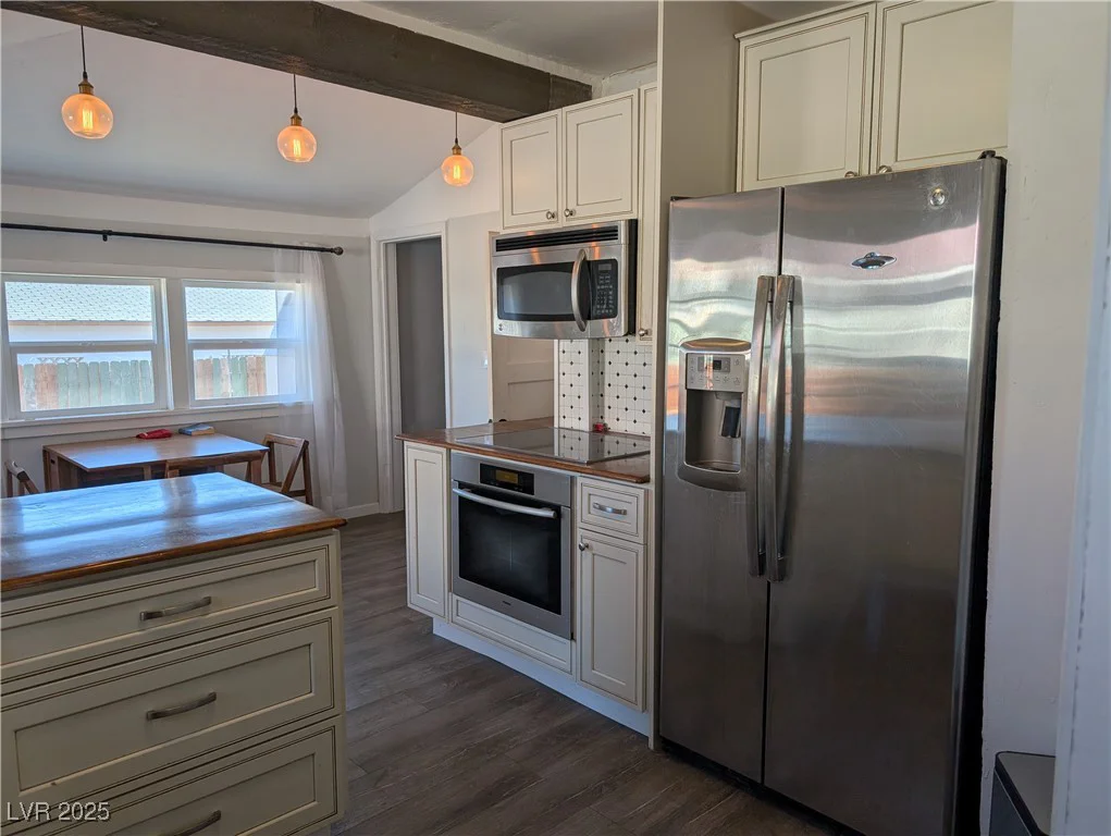 437 Dixon, Caliente, NV 89008