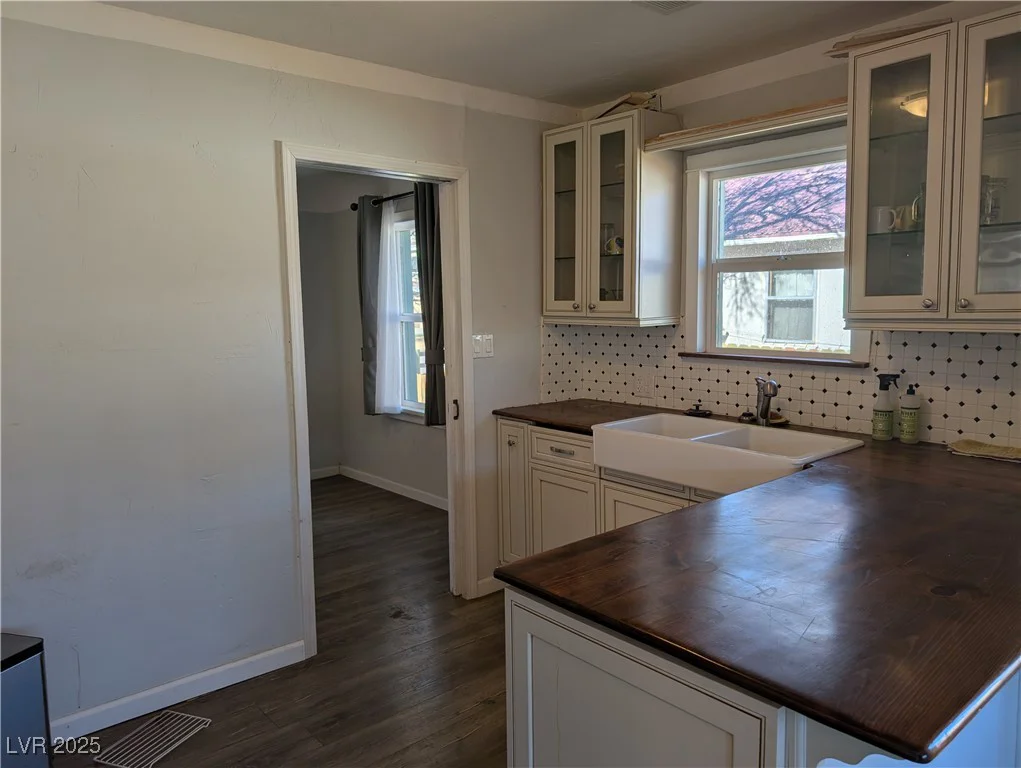 437 Dixon, Caliente, NV 89008