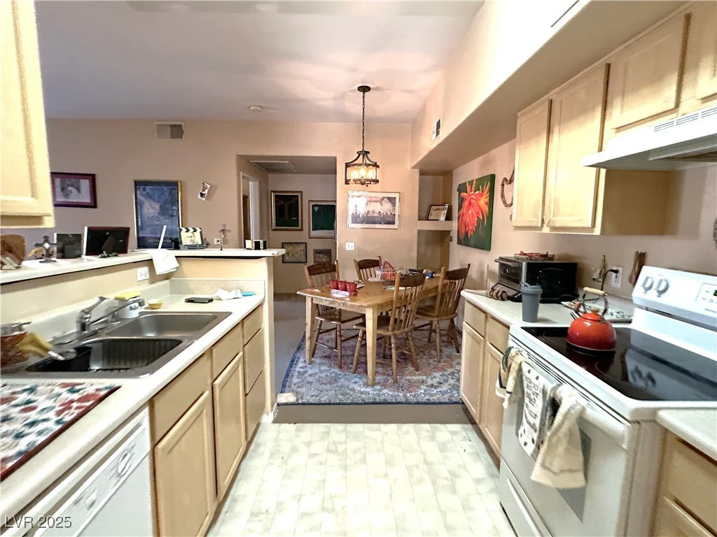 2615 Gary, Las Vegas, NV 89123