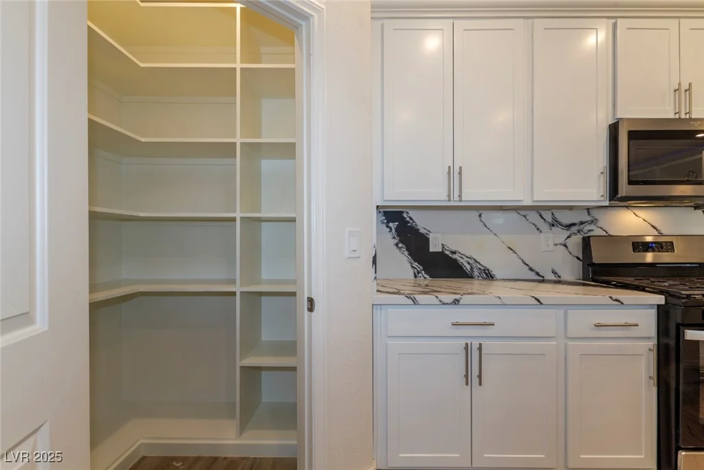 8446 Vacarez, Las Vegas, NV 89149