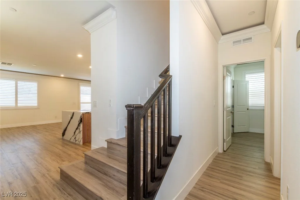 8446 Vacarez, Las Vegas, NV 89149