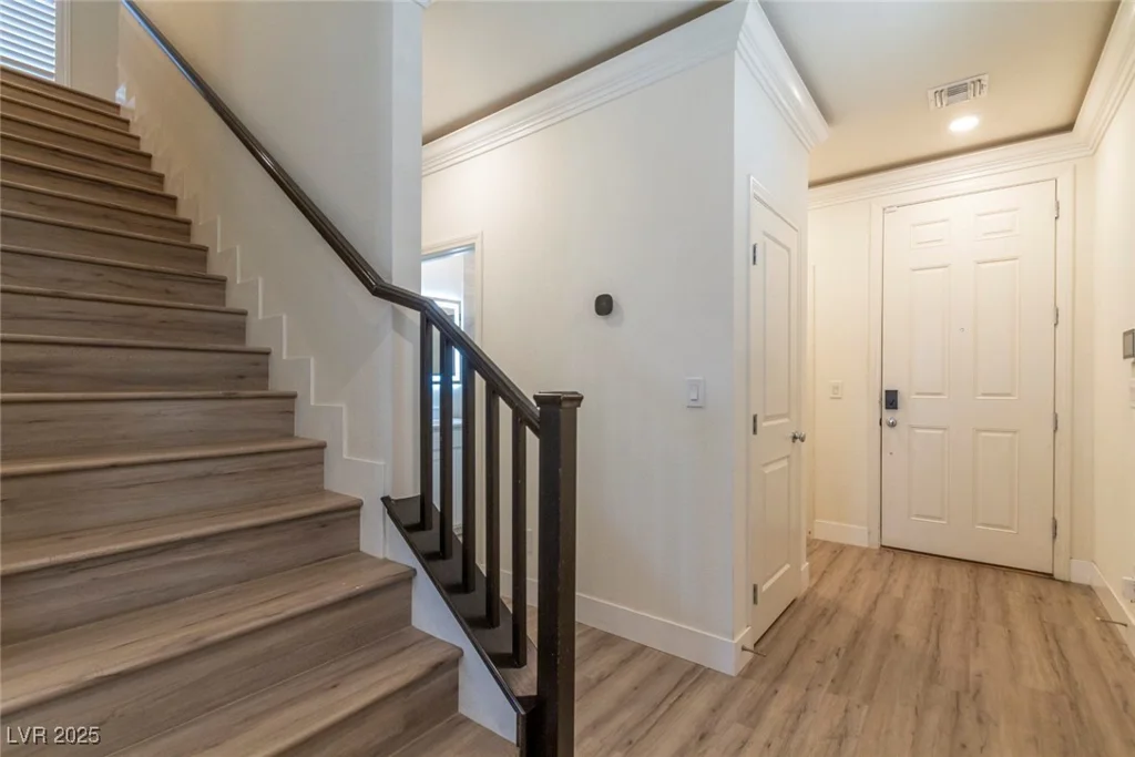 8446 Vacarez, Las Vegas, NV 89149