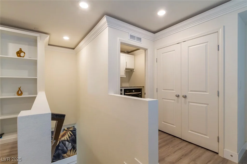 8446 Vacarez, Las Vegas, NV 89149
