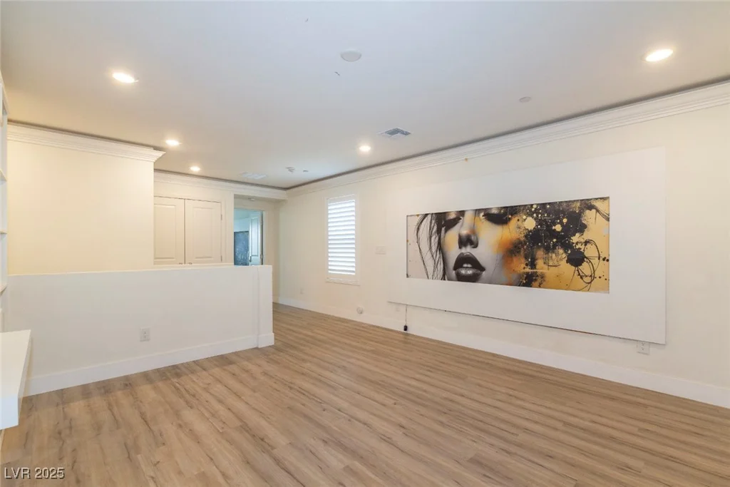 8446 Vacarez, Las Vegas, NV 89149