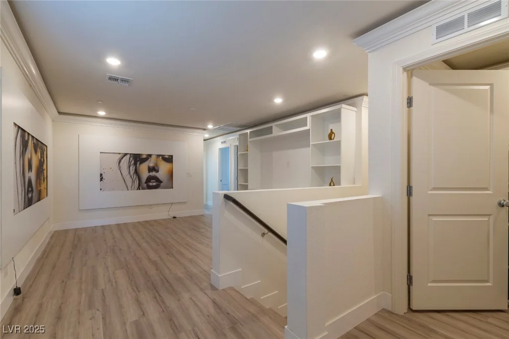 8446 Vacarez, Las Vegas, NV 89149