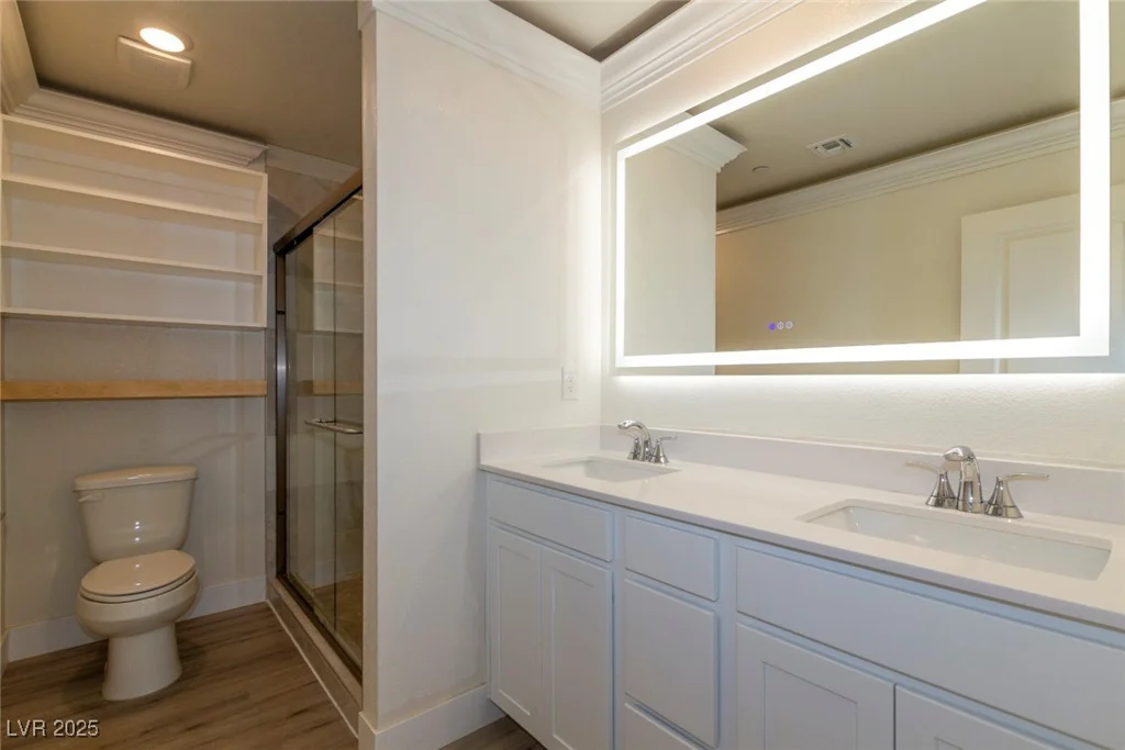 8446 Vacarez, Las Vegas, NV 89149