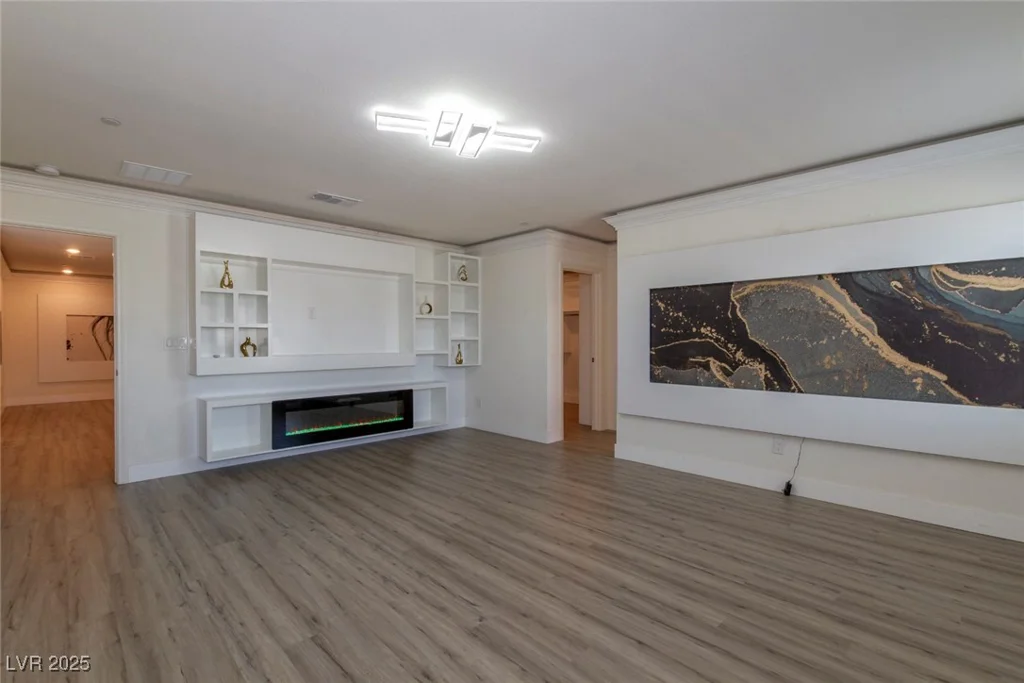 8446 Vacarez, Las Vegas, NV 89149