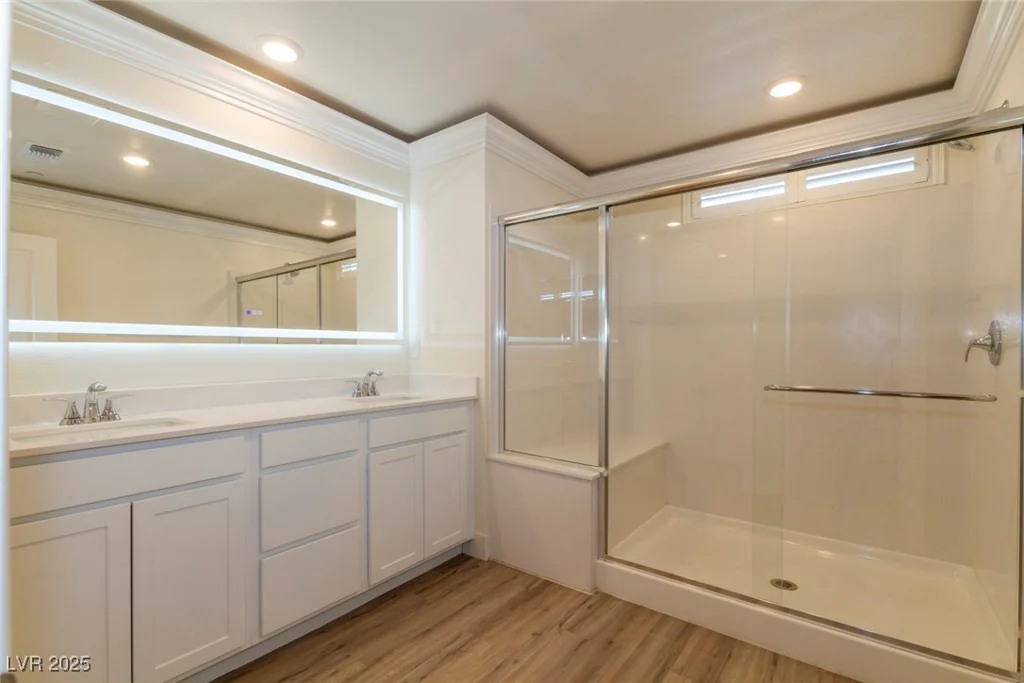 8446 Vacarez, Las Vegas, NV 89149