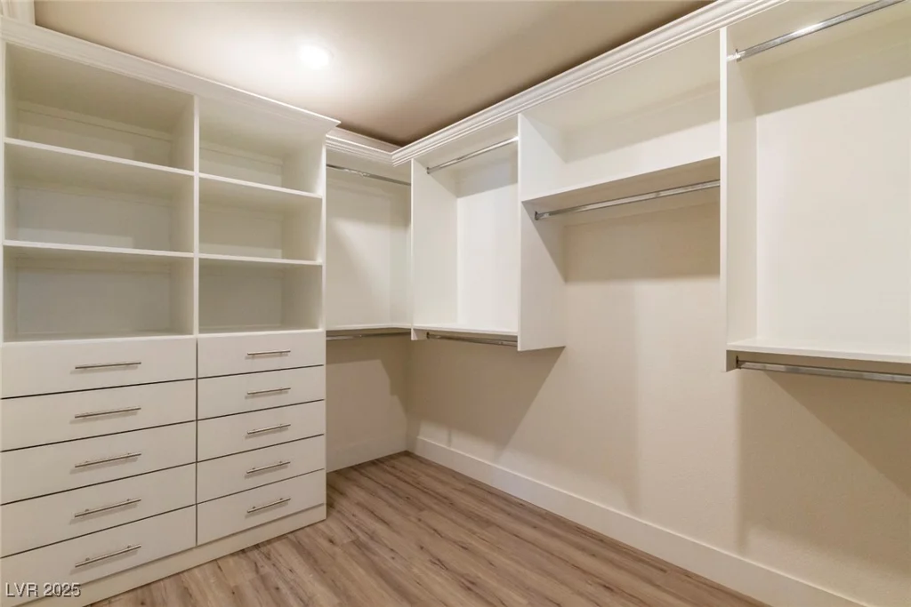 8446 Vacarez, Las Vegas, NV 89149