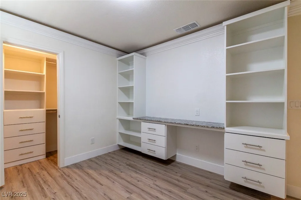 8446 Vacarez, Las Vegas, NV 89149