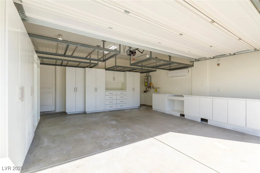 8446 Vacarez, Las Vegas, NV 89149